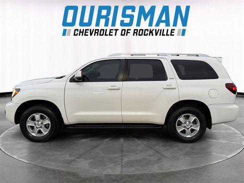 Used 2019 Toyota Sequoia SR5 image 3
