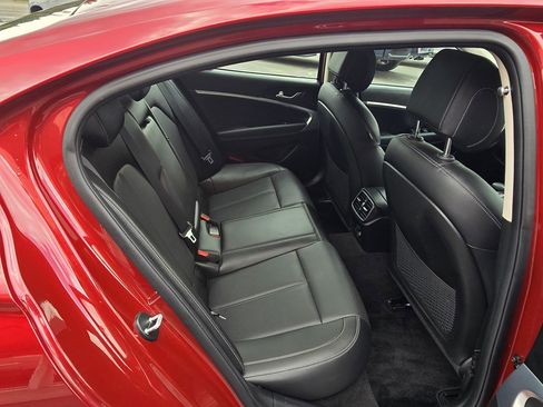 Used 2023 Genesis G70 2.0T image 8