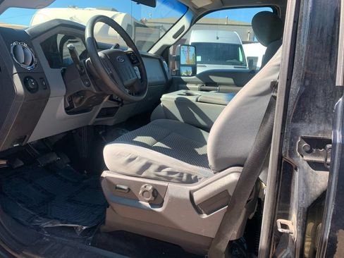 Used 2016 Ford F250 XLT w/ XLT Interior Package AWD/4WD image 10