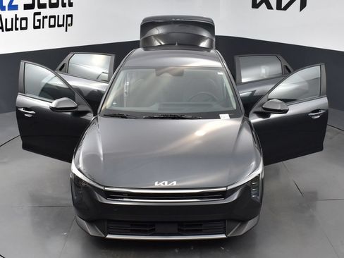 Used 2025 Kia K4 EX FWD image 29