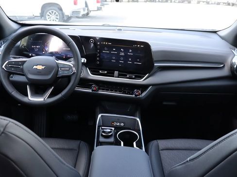 New 2026 Chevrolet Equinox LT w/ Convenience Package II FWD image 18