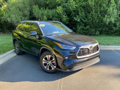 Used 2022 Toyota Highlander XLE