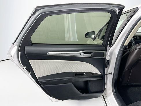 Used 2020 Ford Fusion SE w/ Equipment Group 151A image 26