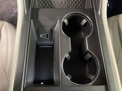 New 2026 Lincoln Nautilus Premier image 17