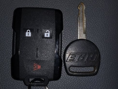 Used 2018 Chevrolet Silverado 1500 W/T w/ Trailering Package image 32