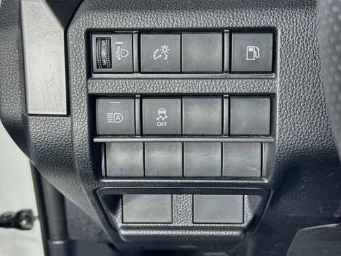 Certified 2025 Toyota 4Runner SR5 AWD/4WD image 11