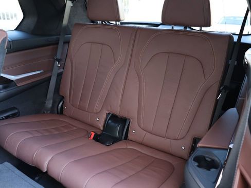 Used 2020 BMW X7 M50i w/ Cold Weather Package image 25