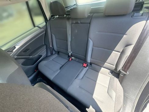 Used 2019 Volkswagen Golf S AWD/4WD image 24