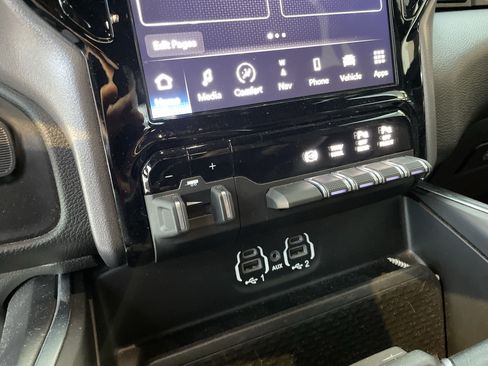 Used 2023 RAM 2500 Laramie AWD/4WD image 39