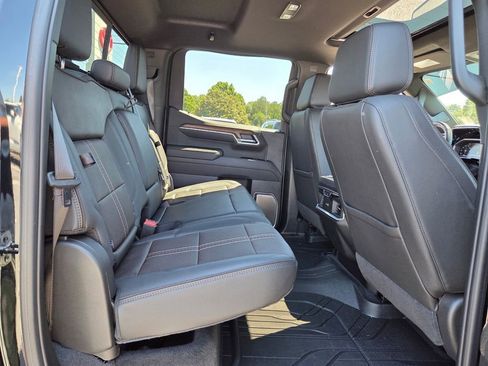 Used 2025 Chevrolet Silverado 1500 High Country AWD/4WD image 13