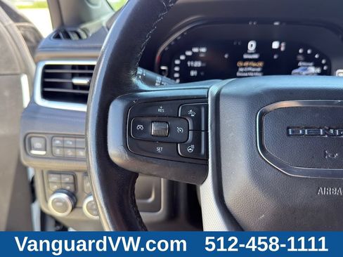 Used 2022 GMC Yukon XL Denali AWD/4WD image 26