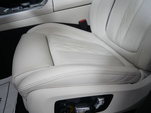 Certified 2026 BMW X7 xDrive40i AWD/4WD image 9