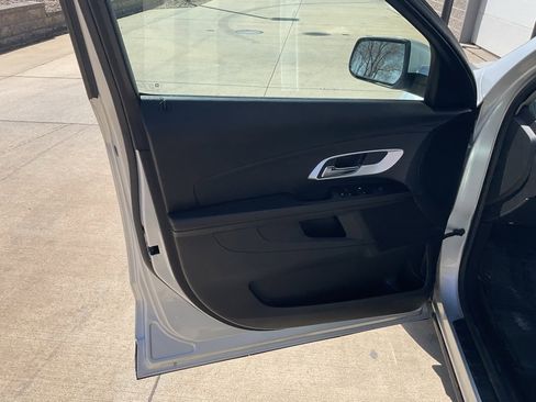 Used 2011 Chevrolet Equinox LT w/ Driver Convenience Package image 7