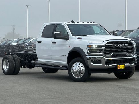 New 2026 RAM 5500 4x4 Crew Cab image 2