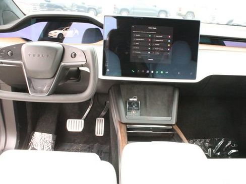Used 2023 Tesla Model X AWD/4WD image 10