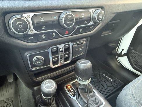 Used 2025 Jeep Gladiator Sport AWD/4WD image 26