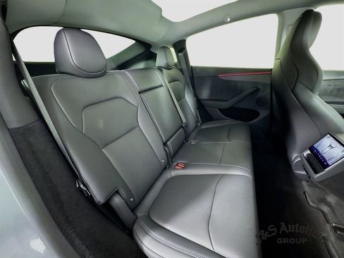 Used 2026 Tesla Model Y Performance image 33