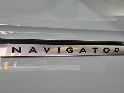 New 2025 Lincoln Navigator L Reserve AWD/4WD image 23