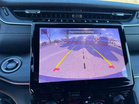 New 2025 Jeep Grand Cherokee Limited image 25