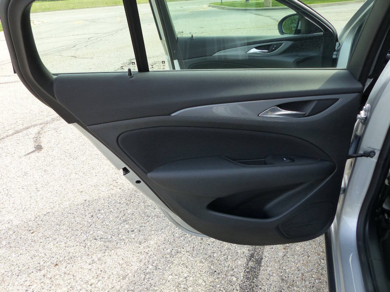 Used 2019 Buick Regal Preferred w/ Driver Confidence Package I FWD image 33