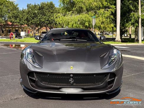 Used 2018 Ferrari 812 Superfast RWD image 6
