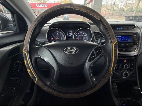 Used 2016 Hyundai Elantra SE image 23