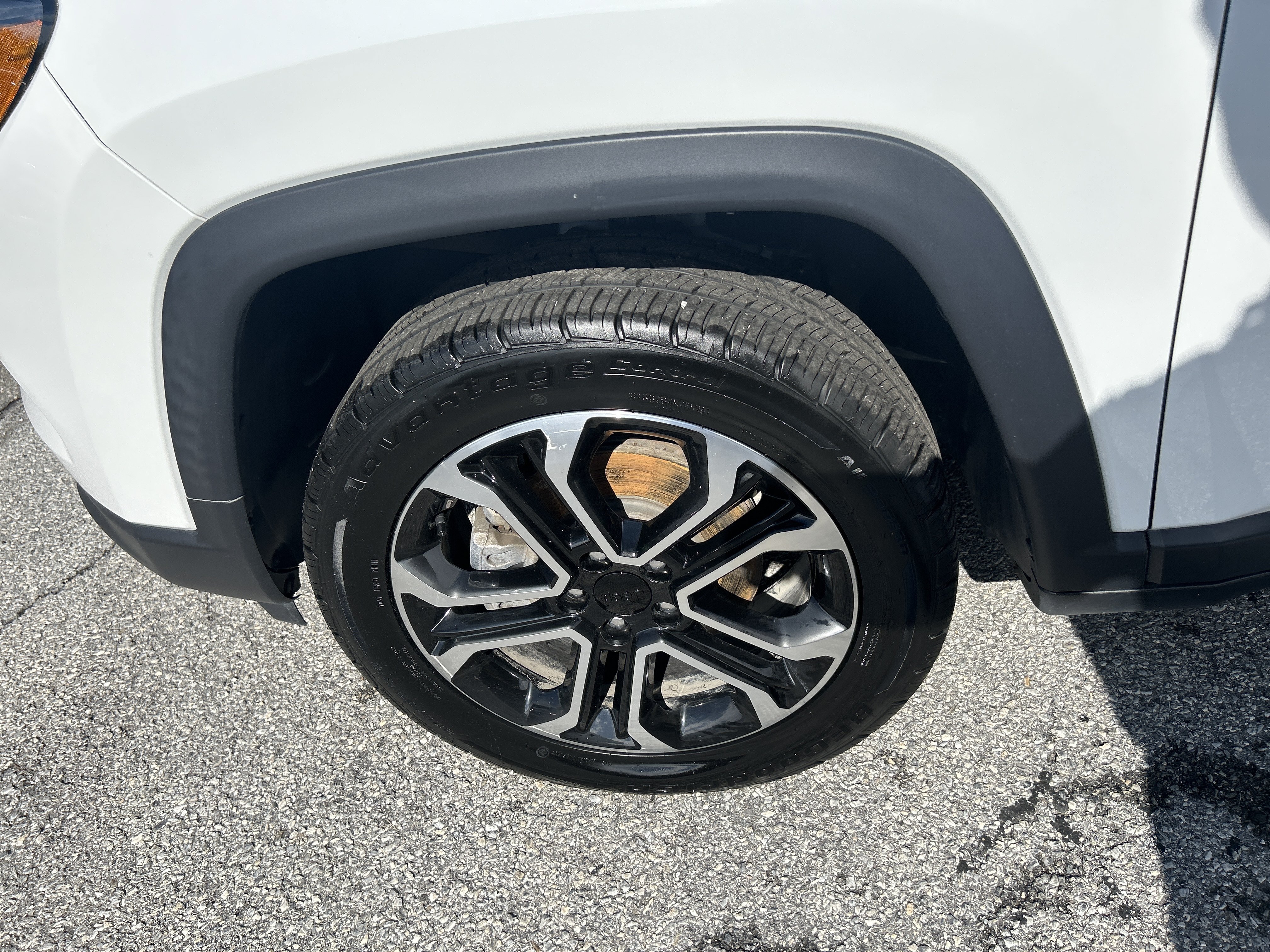 Certified 2022 Jeep Compass Limited AWD/4WD image 10
