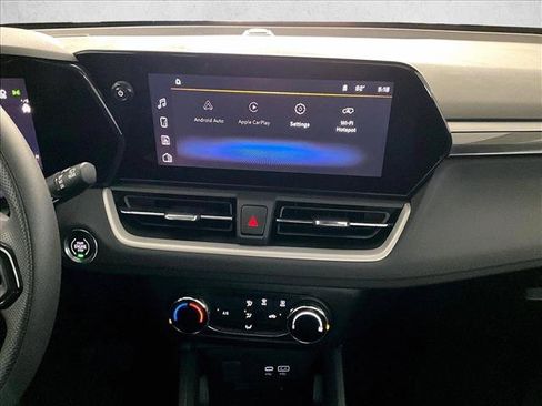 Used 2025 Chevrolet TrailBlazer LS FWD image 24