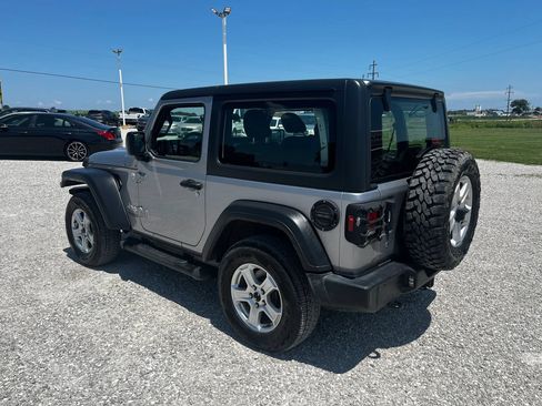 Used 2019 Jeep Wrangler Sport AWD/4WD image 5