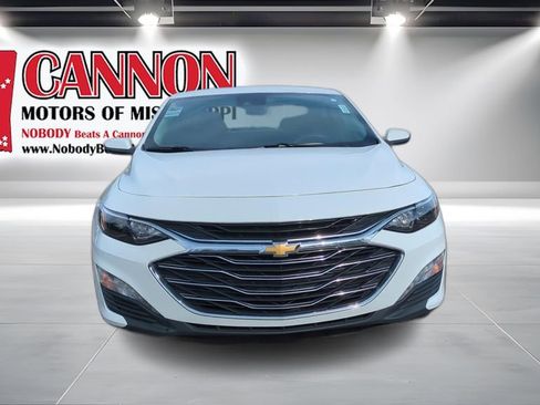 Used 2024 Chevrolet Malibu LT FWD image 2