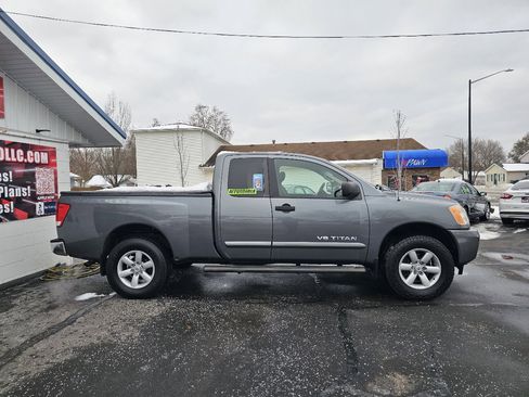 Used 2013 Nissan Titan SV w/ SV Value Truck Pkg image 10