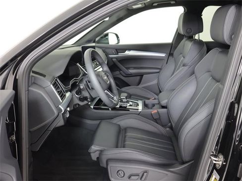 Certified 2025 Audi Q5 Prestige image 12