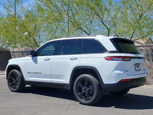 Used 2025 Jeep Grand Cherokee Limited w/ Luxury Tech Group II AWD/4WD image 6