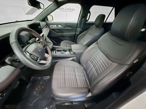 Used 2025 Ford Explorer ST-Line AWD/4WD image 22