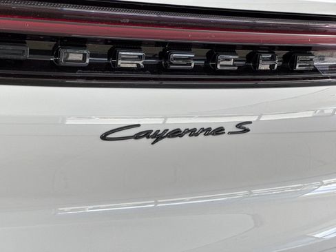 Used 2026 Porsche Cayenne S AWD/4WD image 27