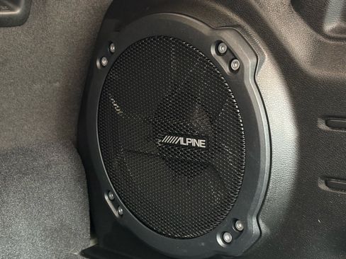 Used 2022 Jeep Wrangler Unlimited Sahara w/ Cold Weather Group image 19