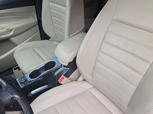 Used 2014 Ford Escape Titanium FWD image 19