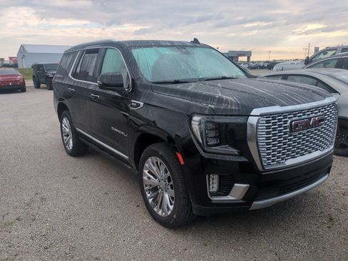Used 2021 GMC Yukon Denali w/ Denali Premium Package AWD/4WD image 4