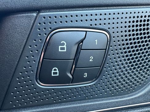 Used 2024 Ford Edge Titanium image 28