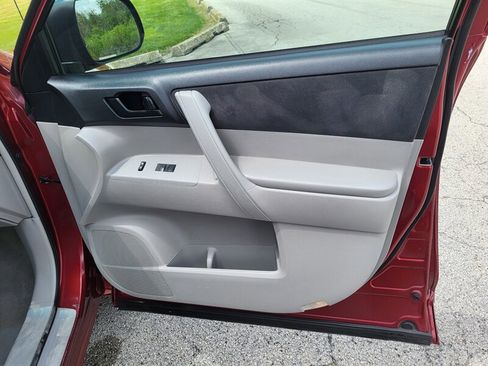 Used 2010 Toyota Highlander 2WD image 27