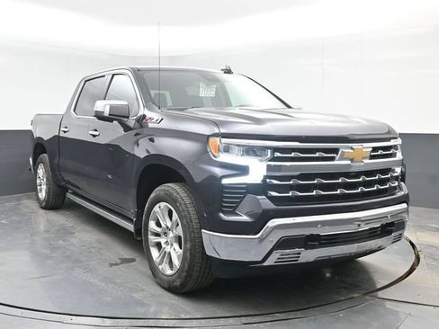 Used 2022 Chevrolet Silverado 1500 LTZ AWD/4WD image 2