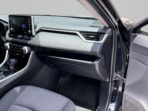 Certified 2019 Toyota RAV4 XLE w/ Convenience Package FWD image 28