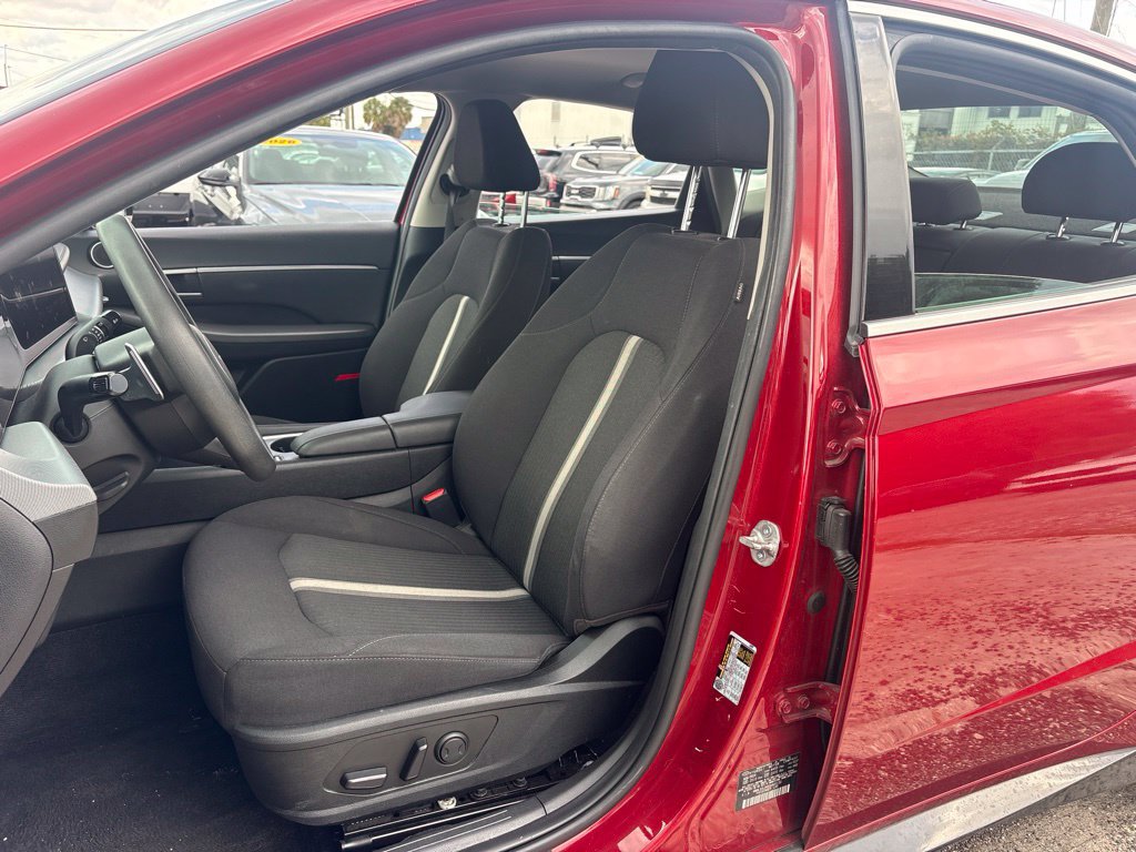 Used 2025 Hyundai Sonata SEL FWD image 9
