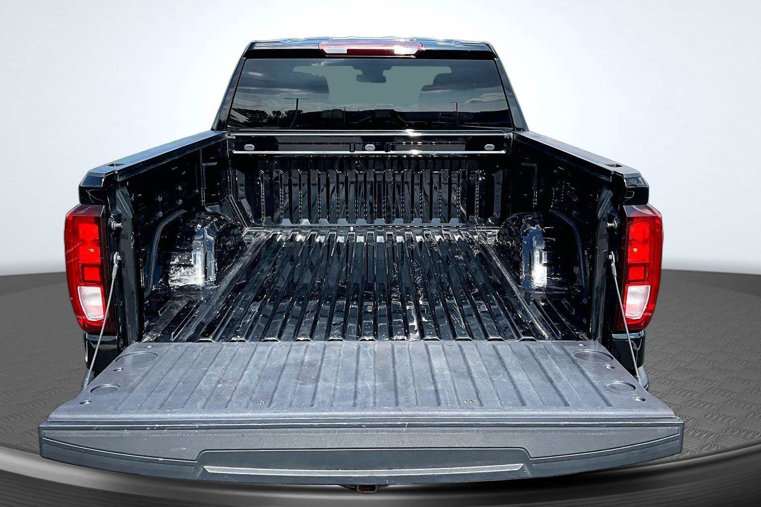 Used 2023 GMC Sierra 1500 Elevation AWD/4WD image 5