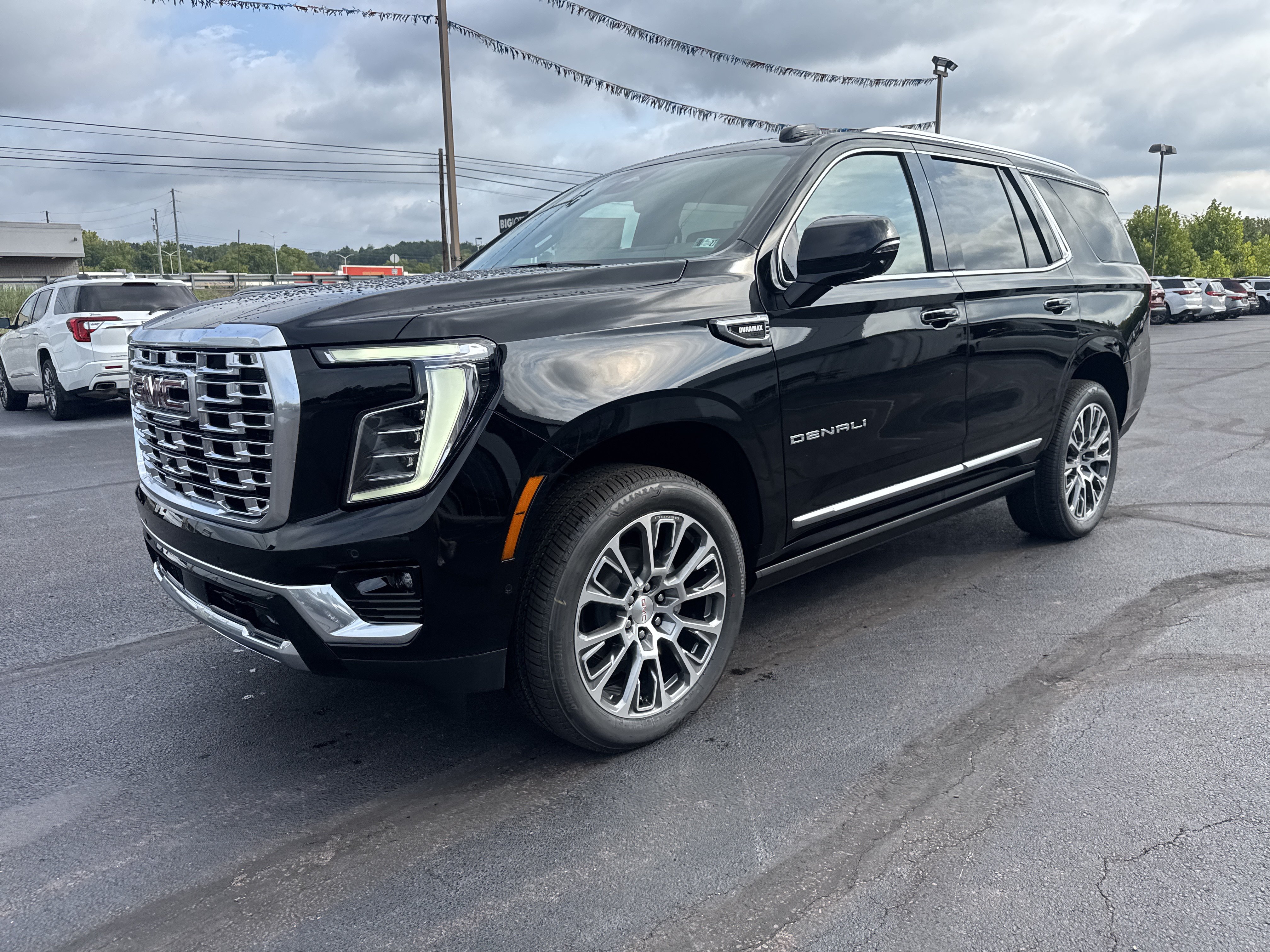 New 2026 GMC Yukon Denali w/ Denali Reserve Package AWD/4WD image 8