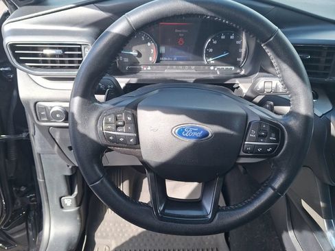 Used 2020 Ford Explorer XLT w/ Equipment Group 202A AWD/4WD image 14