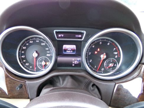 Used 2018 Mercedes-Benz GLE 350 w/ Premium 1 Package image 8