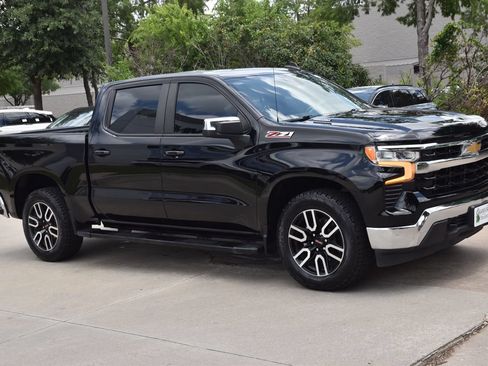 Used 2023 Chevrolet Silverado 1500 LT AWD/4WD image 5
