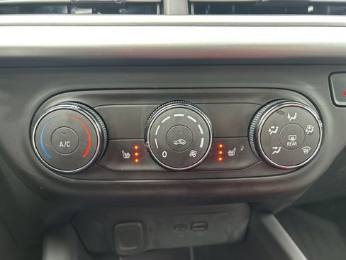 Used 2024 Chevrolet Trax RS w/ Driver Confidence Package image 29