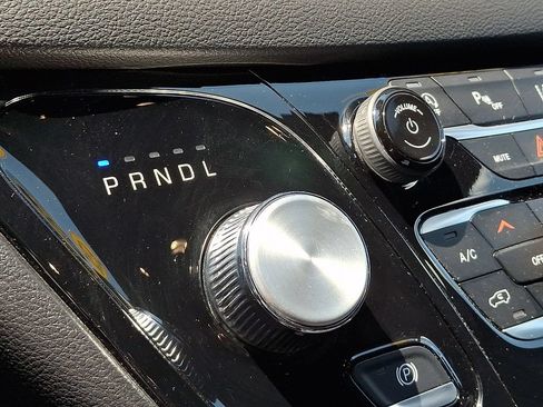 Used 2025 Chrysler Pacifica Select FWD image 14